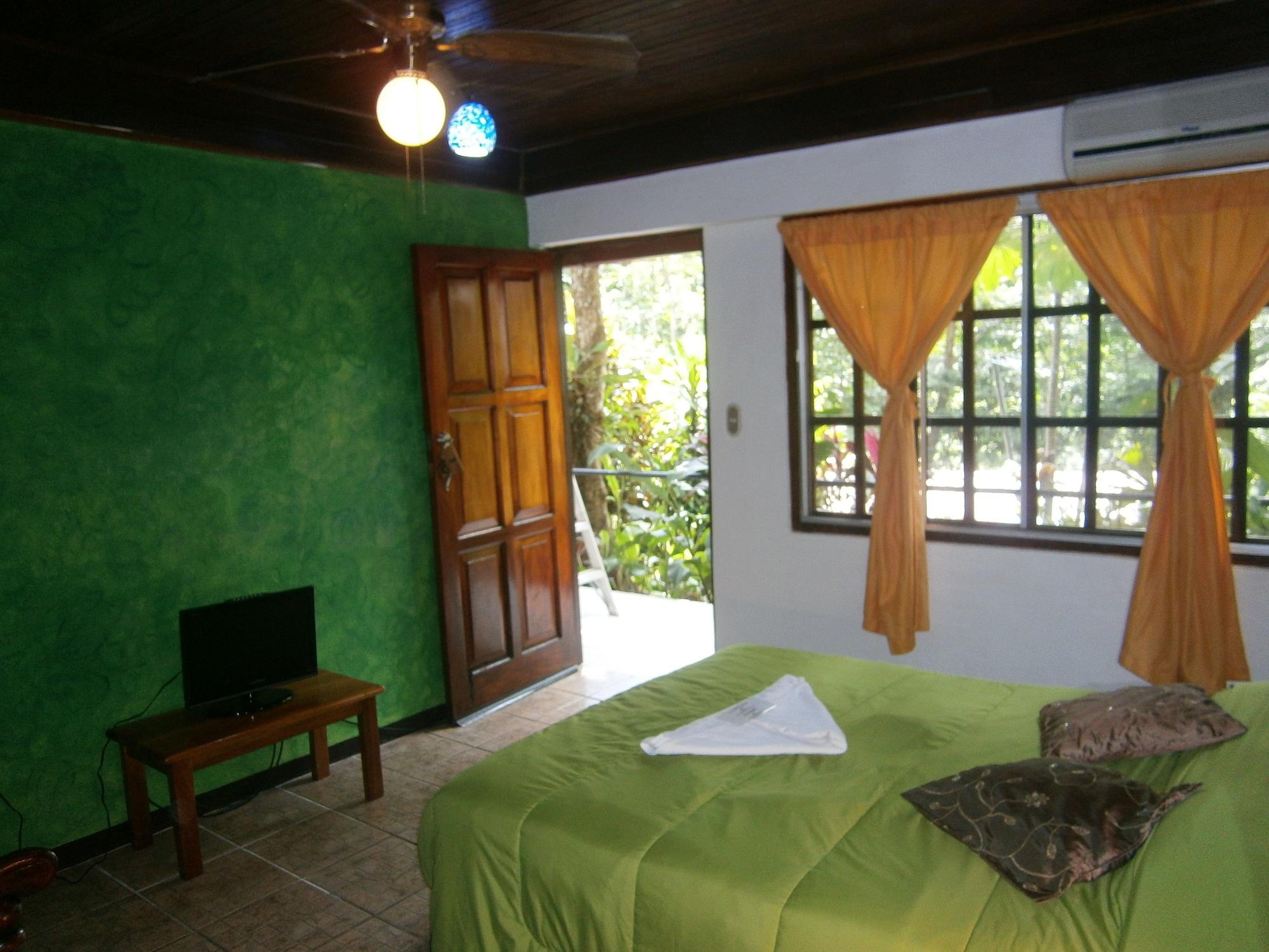 La Colina Manuel Antonio